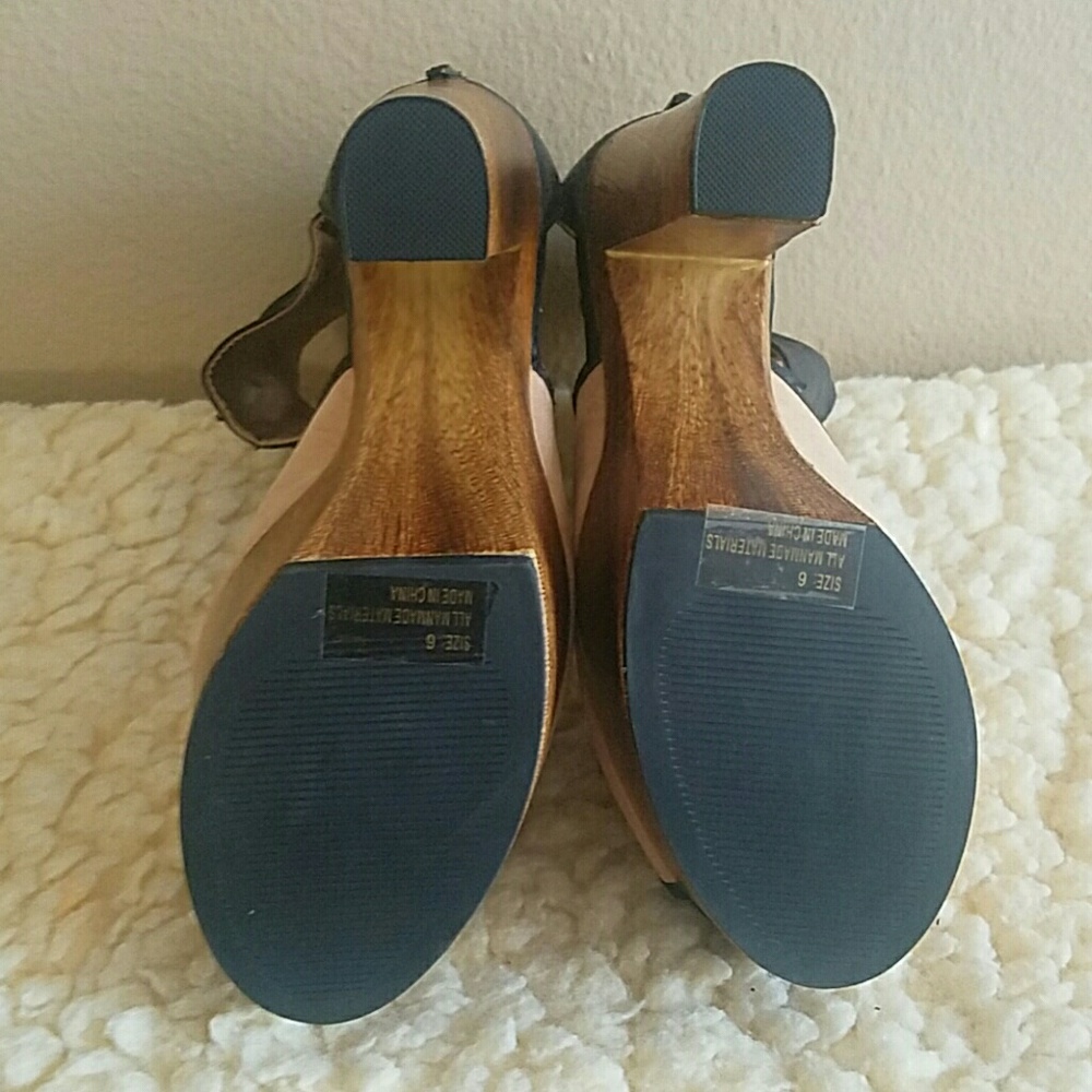 Shoes - Picture 7 of 7